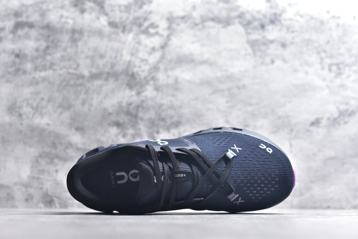 On Cloud X 4 — Black / Magenta