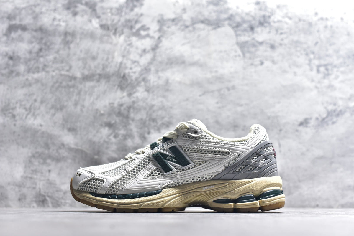 New Balance 1906 Retro Lifestyle Sneaker | W1906RQ