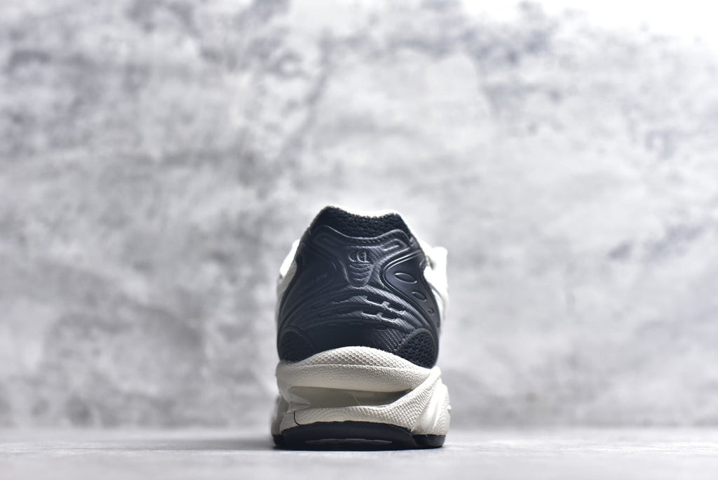 ASICS GEL-KAYANO 14 Retro Running Lifestyle Sneaker | 1201A922-100
