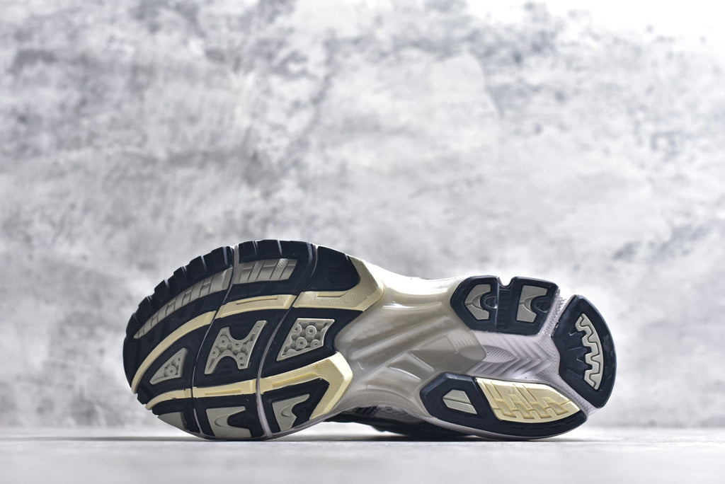 ASICS GEL-KAYANO 14 Retro Running Lifestyle Sneaker | 1202A056-109