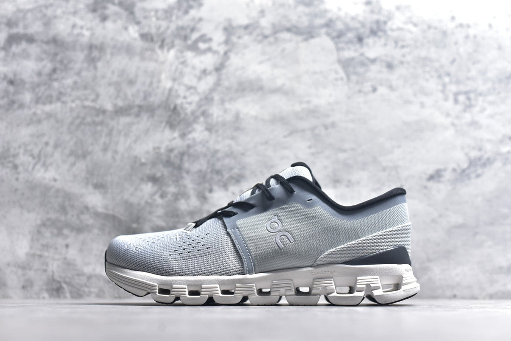On Cloud X 4 Low-Top Running Sneaker 3ME30041147