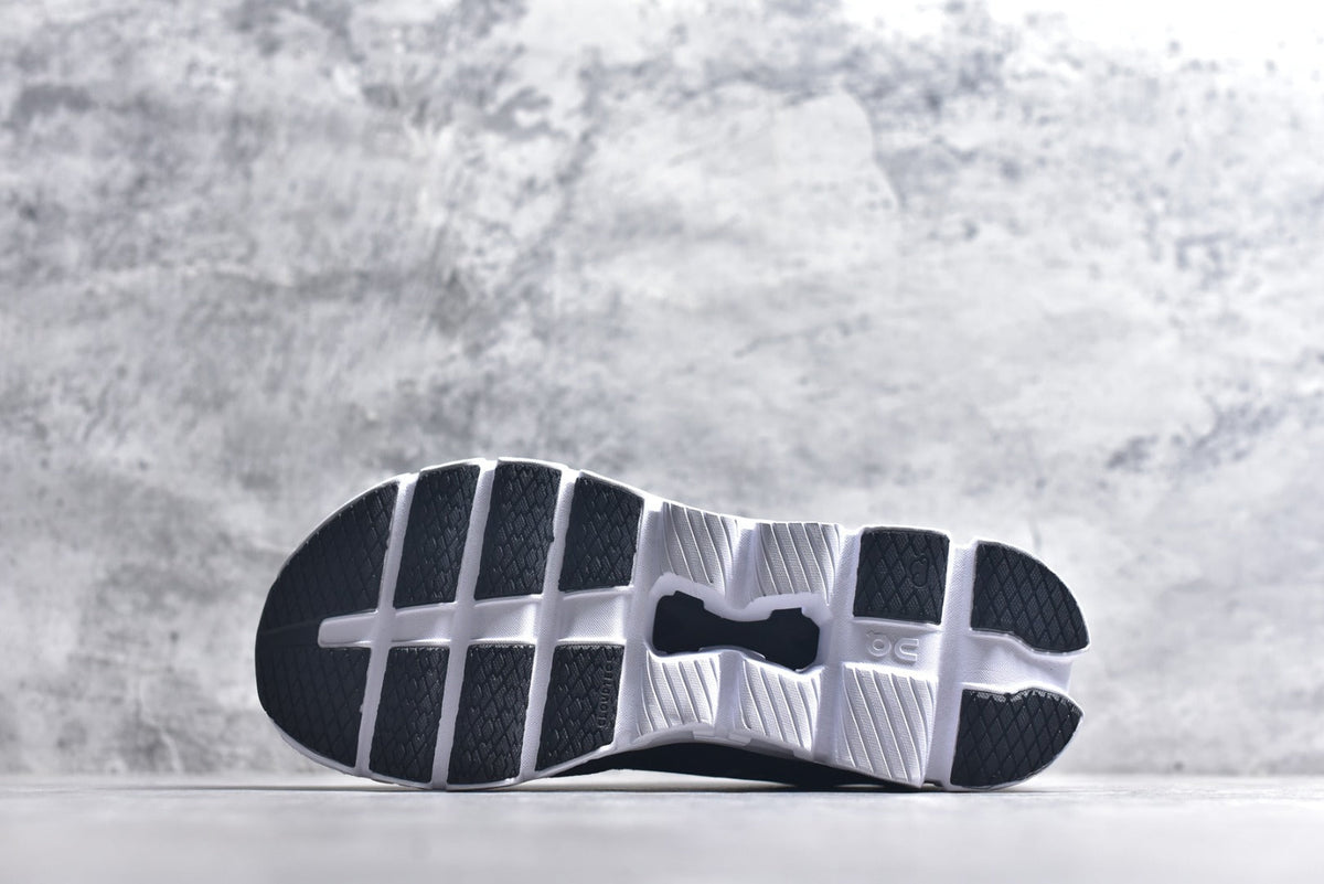 On Cloud X 4 Low-Top Running Sneaker 3WG10360299