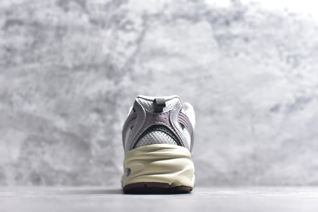 New Balance 530 Retro Breathable Running Sneaker U5307VI (Unisex)