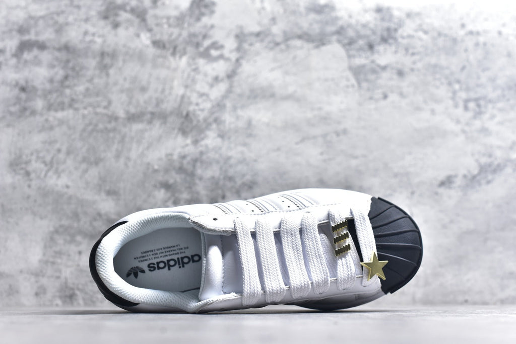 Adidas Superstar 2 ST Low-Top Sneaker — IH6679